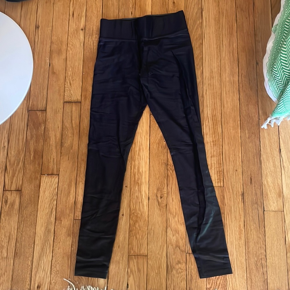 Carbon 38 shiny leggings